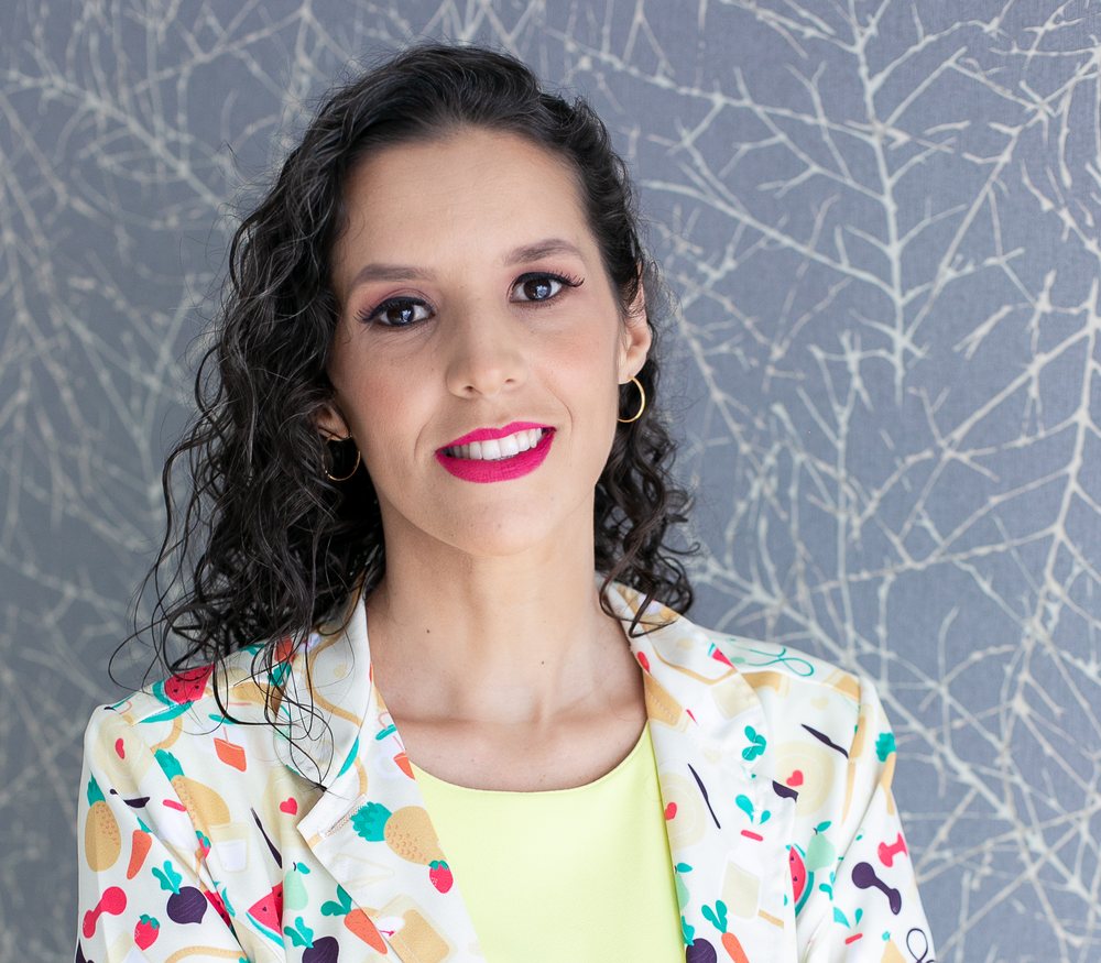 Dra. Ana Paula Melo, endocrinologista pediátrica, sorrindo